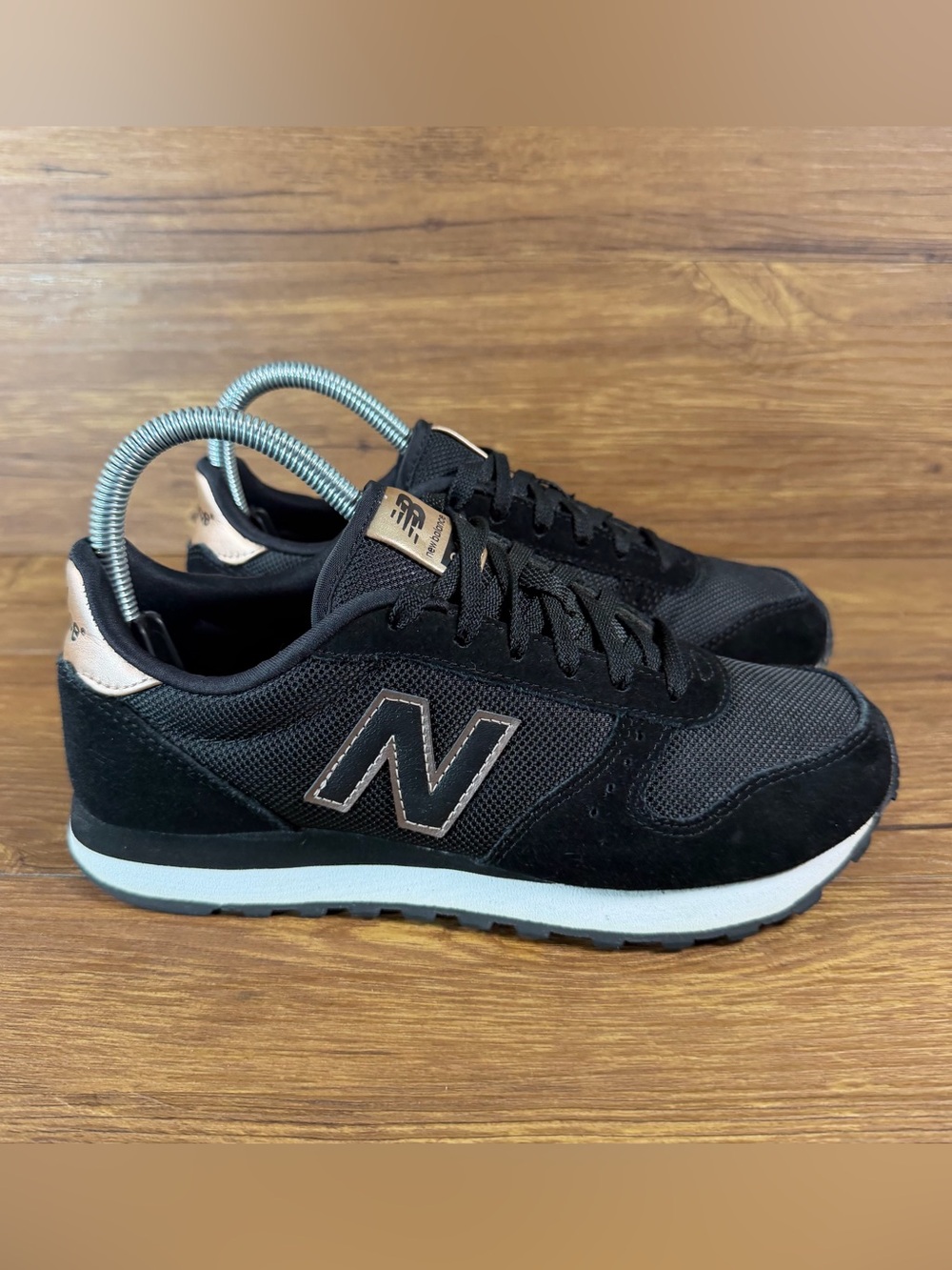 New‎ Balance 311 Suede Sneakers Women’s Size 6.5 Shoes